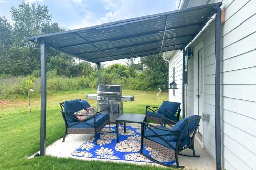 Family Getaway Near Lake Hartwell + Tugaloo Trails