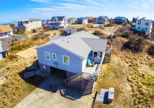 Duck Dazed - Carolina Dunes, Oceanside, Ocean View, 125 Yds to Beach, Hot Tub, Pets OK