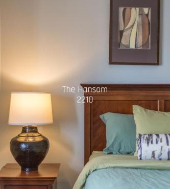 Country Club Charm - 4-Bed Radiant Resort Condo