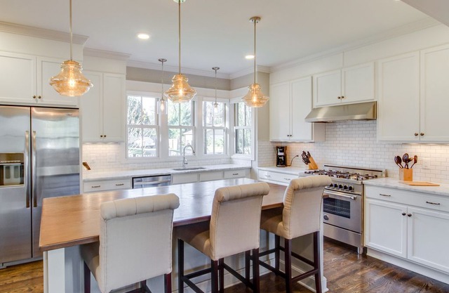Fall Savings! Character & Charm in East Nashville – Sleeps 12