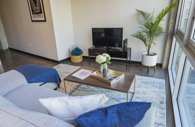 Spacious Loft in Trendy Gulch Neighborhood!